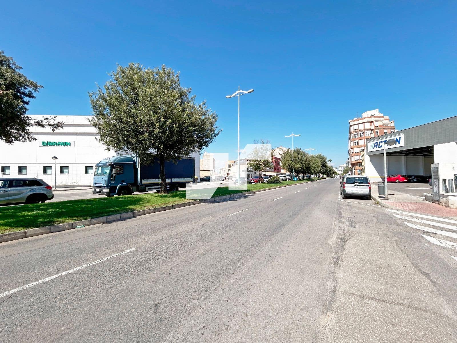 Commercial for rent in Vila-real with garage - € 9,000 (Ref: 9283969)