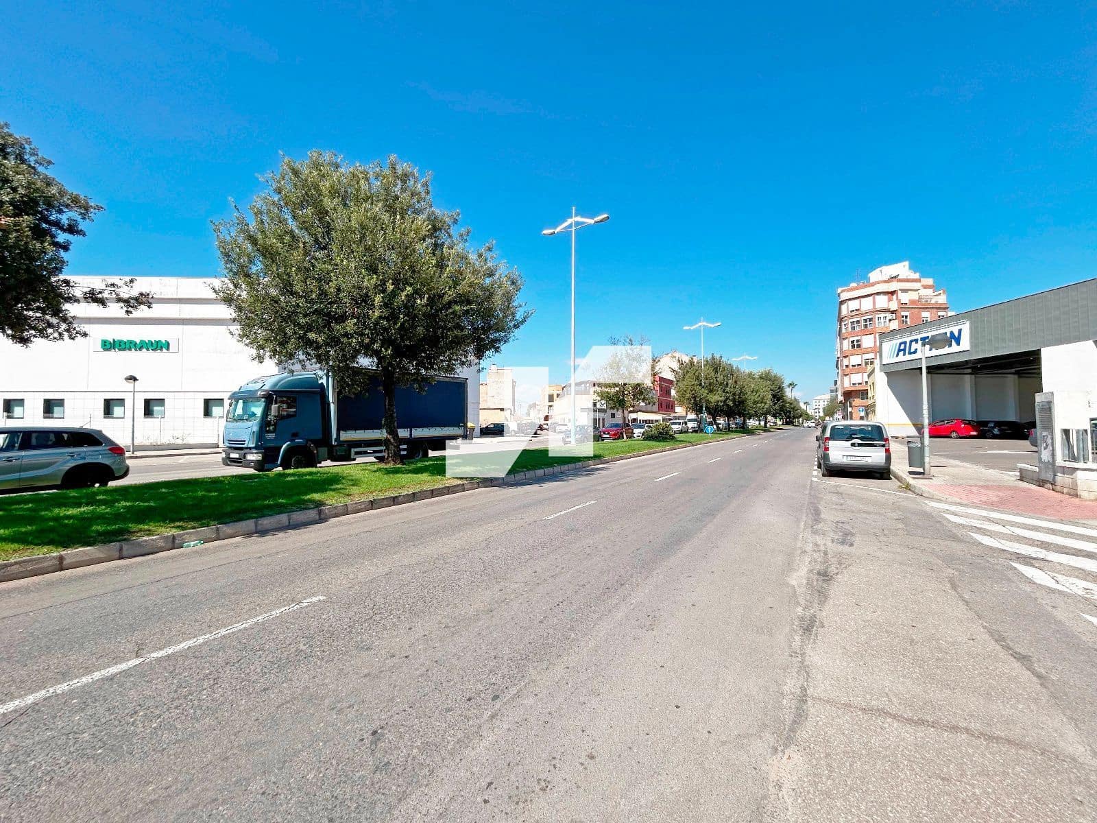 Comercial para venda em Vila-real com garagem - 4 000 000 € (Ref: 9284858)