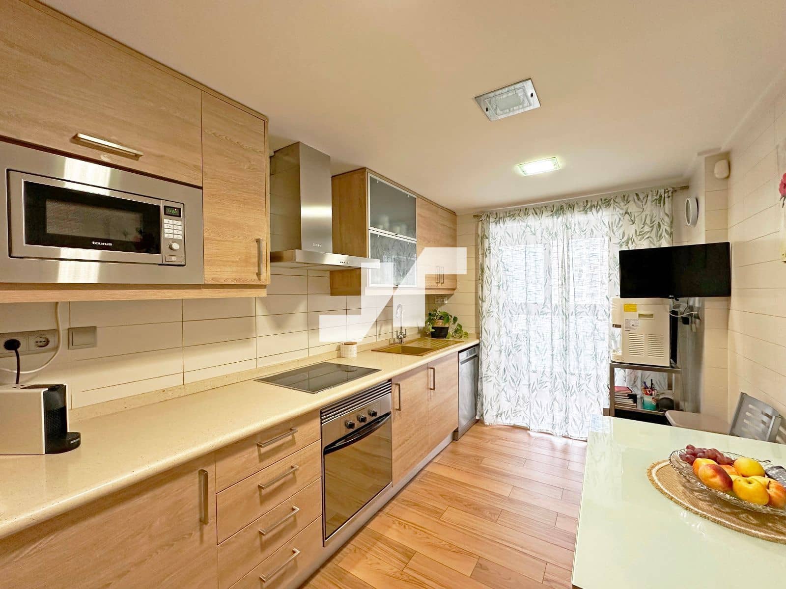 4 slaapkamer Flat te koop in Vila-real met zwembad garage - € 250.000 (Ref: 9302798)