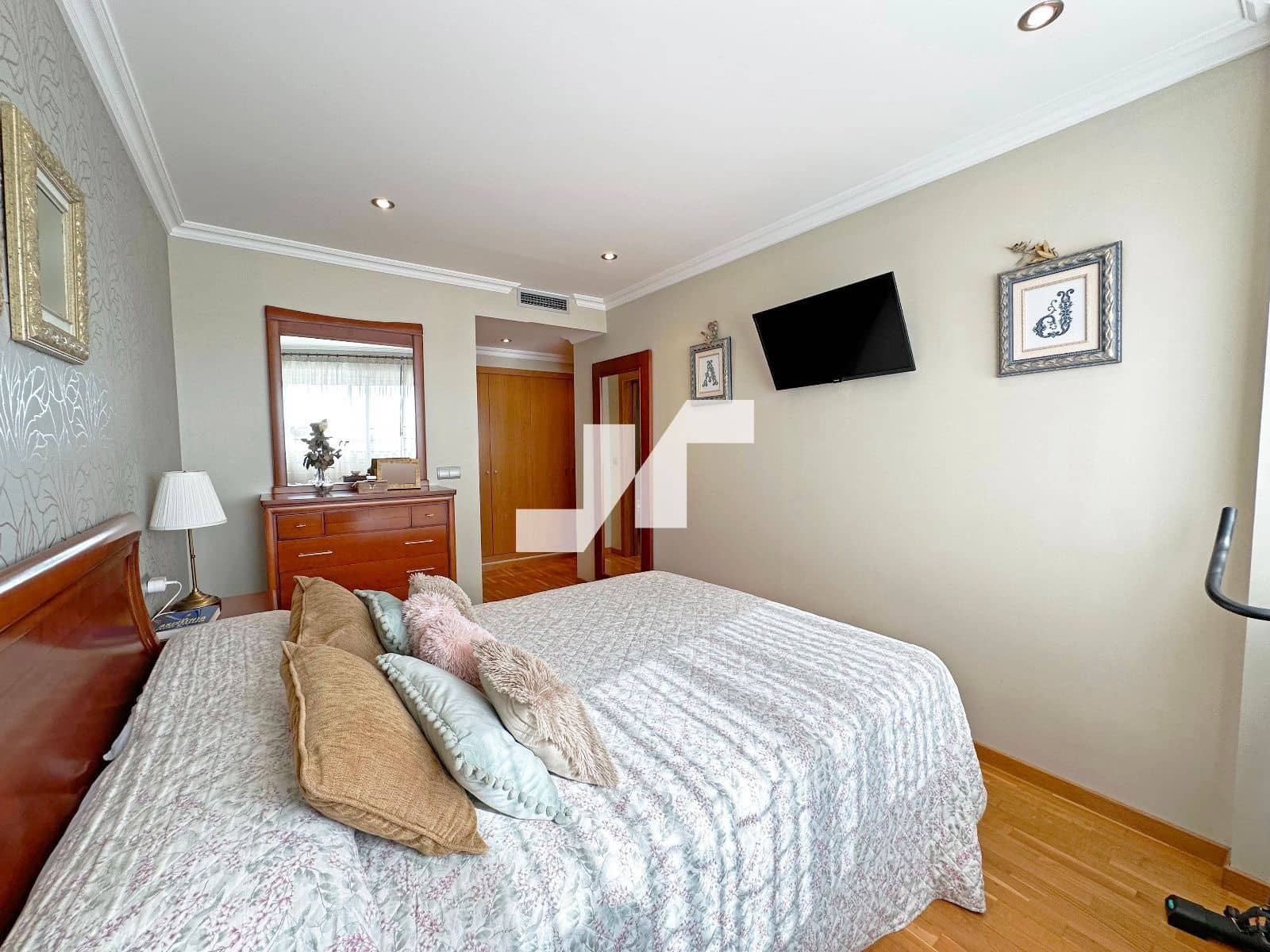 4 slaapkamer Flat te koop in Vila-real met zwembad garage - € 250.000 (Ref: 9302798)