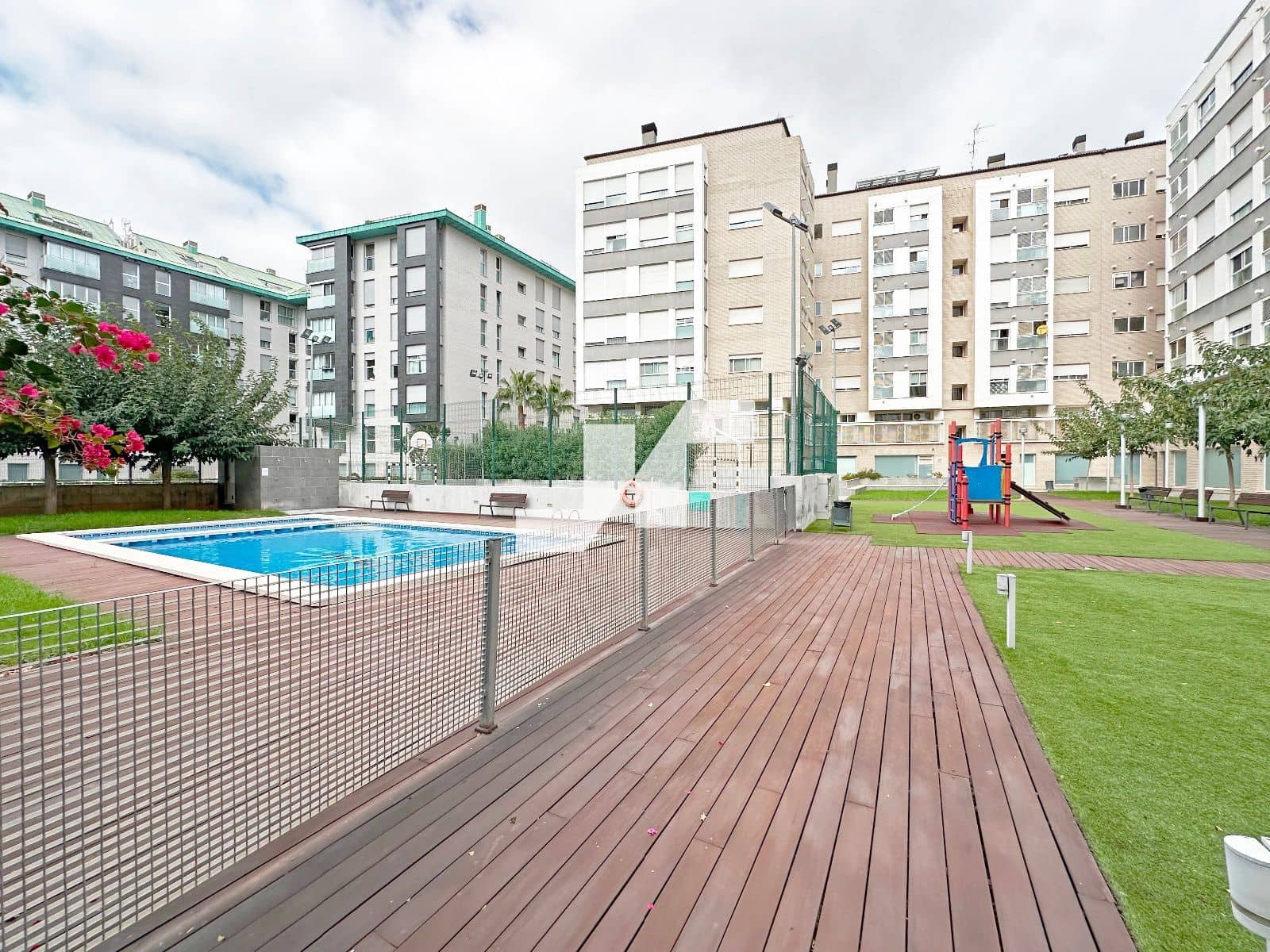 4 slaapkamer Flat te koop in Vila-real met zwembad garage - € 250.000 (Ref: 9302798)