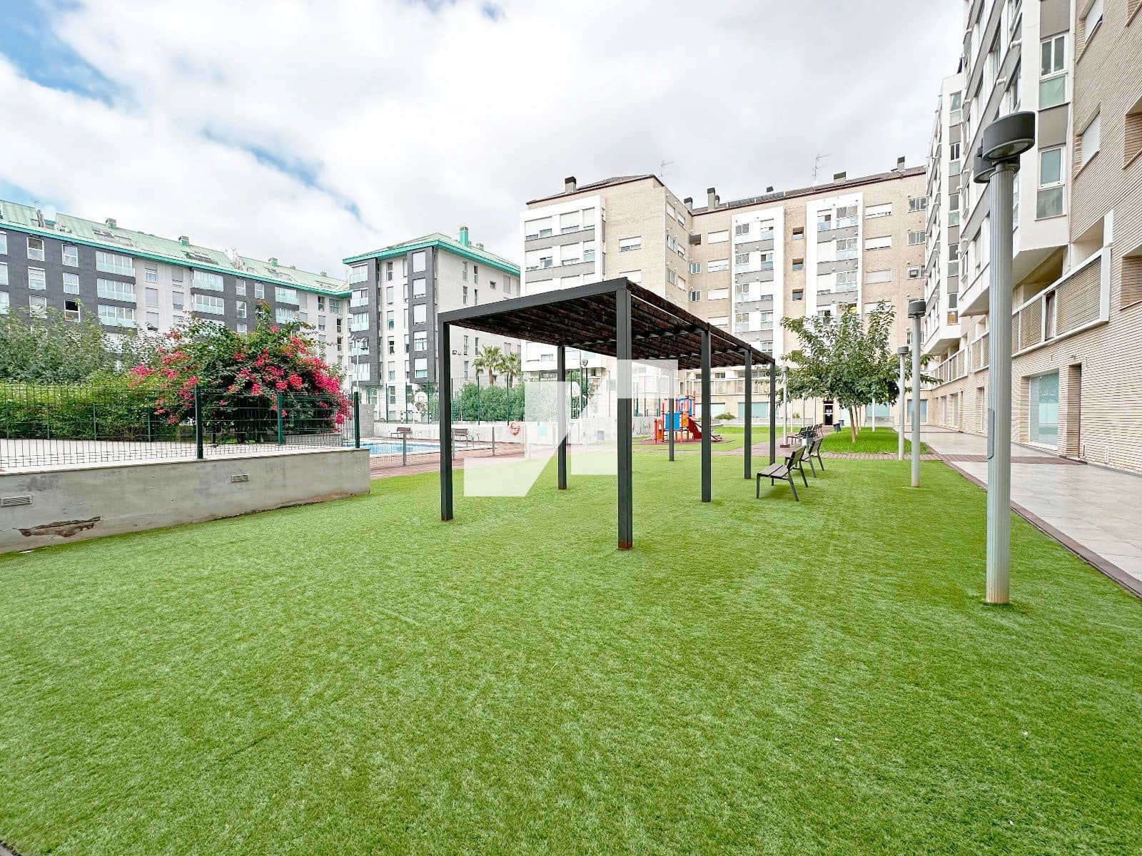 4 slaapkamer Flat te koop in Vila-real met zwembad garage - € 250.000 (Ref: 9302798)