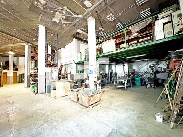 Kaupallinen myytävänä paikassa Vila-real - 202 000 € (Ref: 9310176)