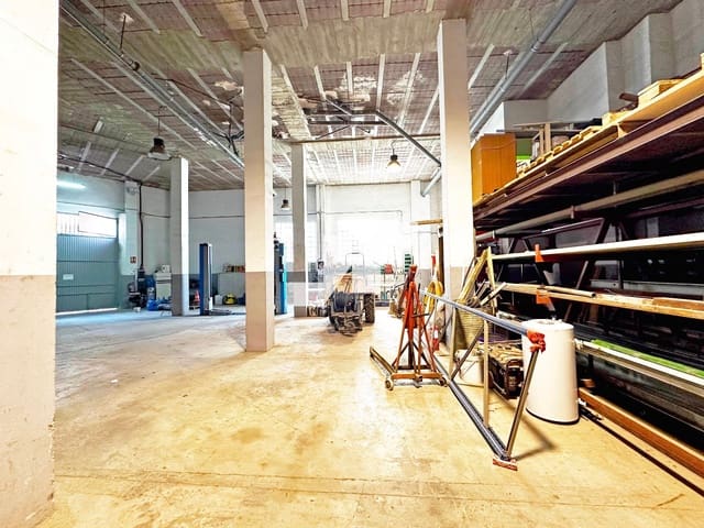 Kaupallinen myytävänä paikassa Vila-real - 202 000 € (Ref: 9310176)