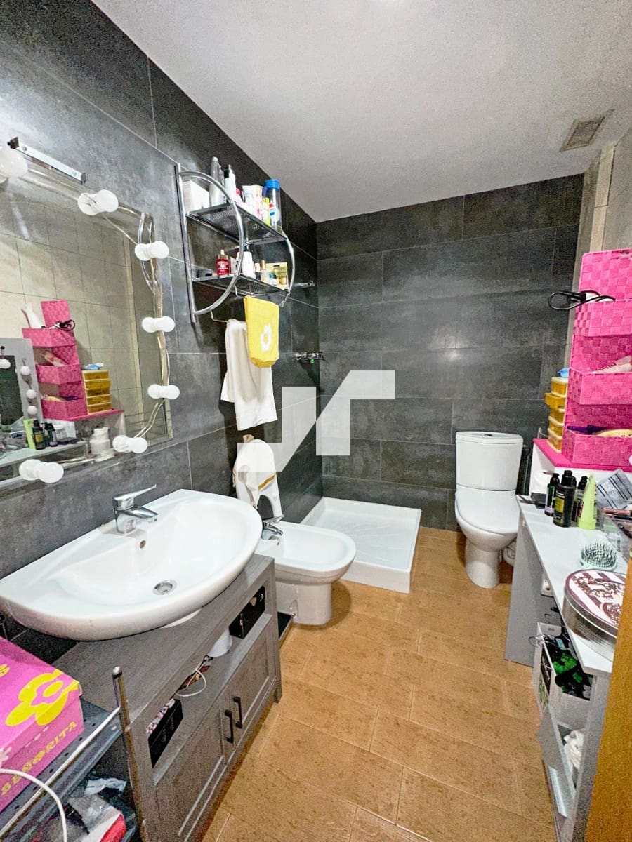 4 bedroom Flat for sale in Vila-real with garage - € 230,000 (Ref: 9319986)