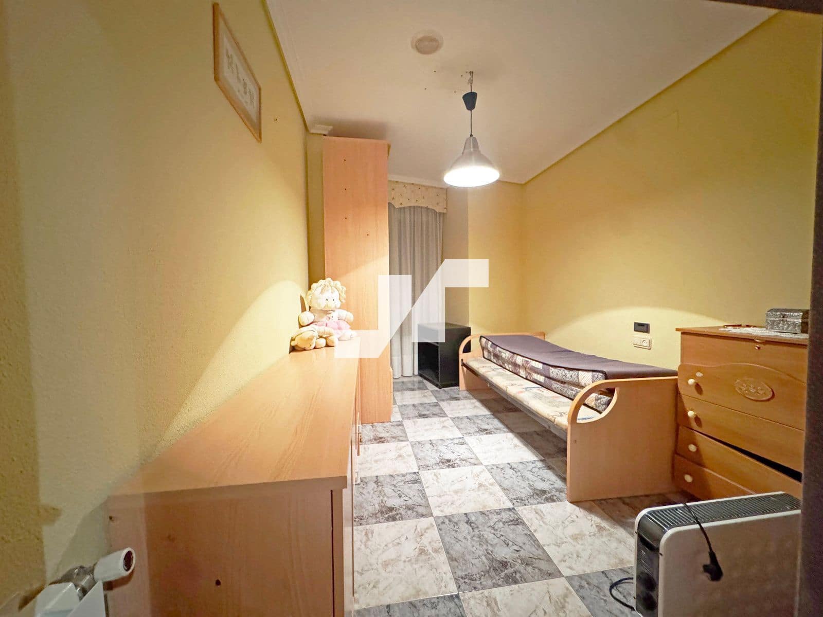 4 soveværelse Villa til salg i L'Alcora med garage - € 250.000 (Ref: 9325808)