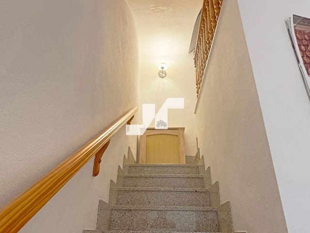 4 bedroom Villa for sale in L'Alcora with garage - € 250,000 (Ref: 9325808)