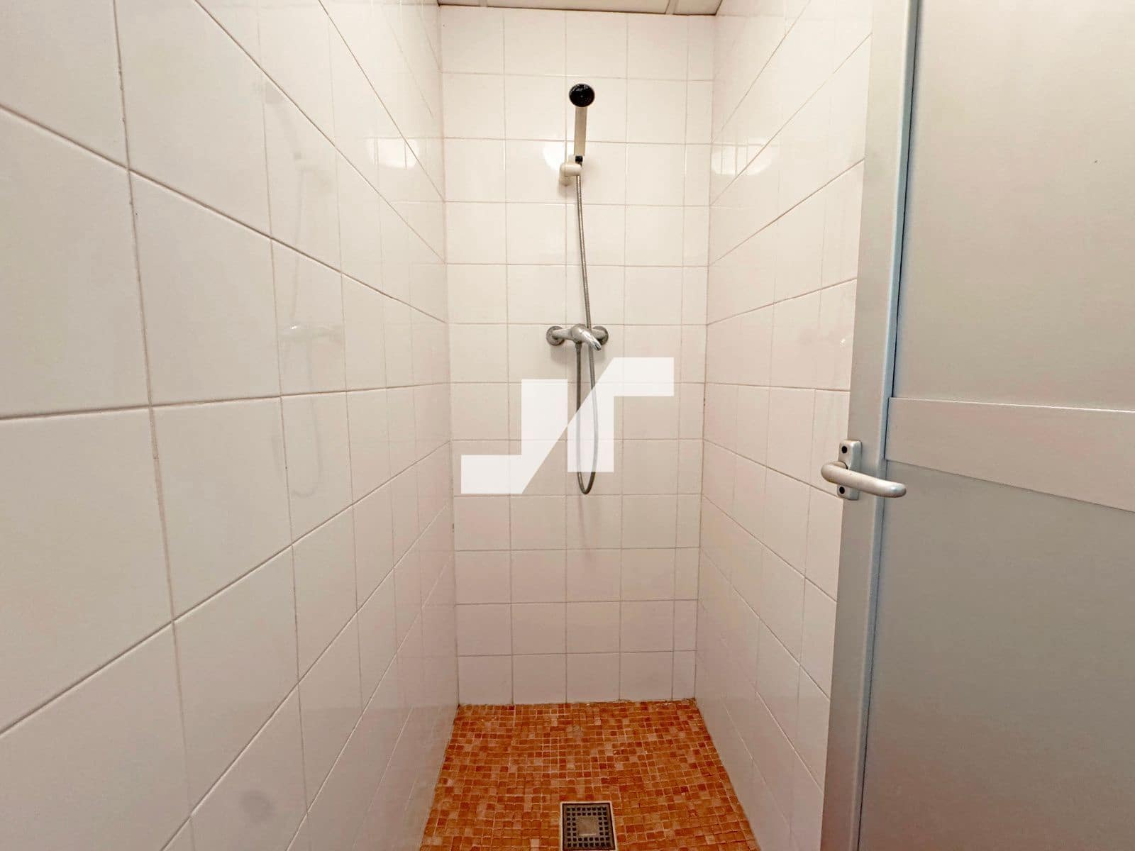 Erhverv til salg i Vila-real - € 250.000 (Ref: 9331155)