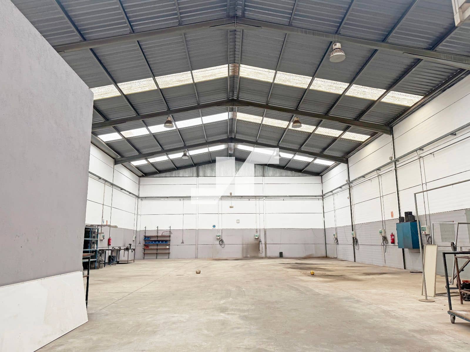 Erhverv til salg i Vila-real - € 250.000 (Ref: 9331155)