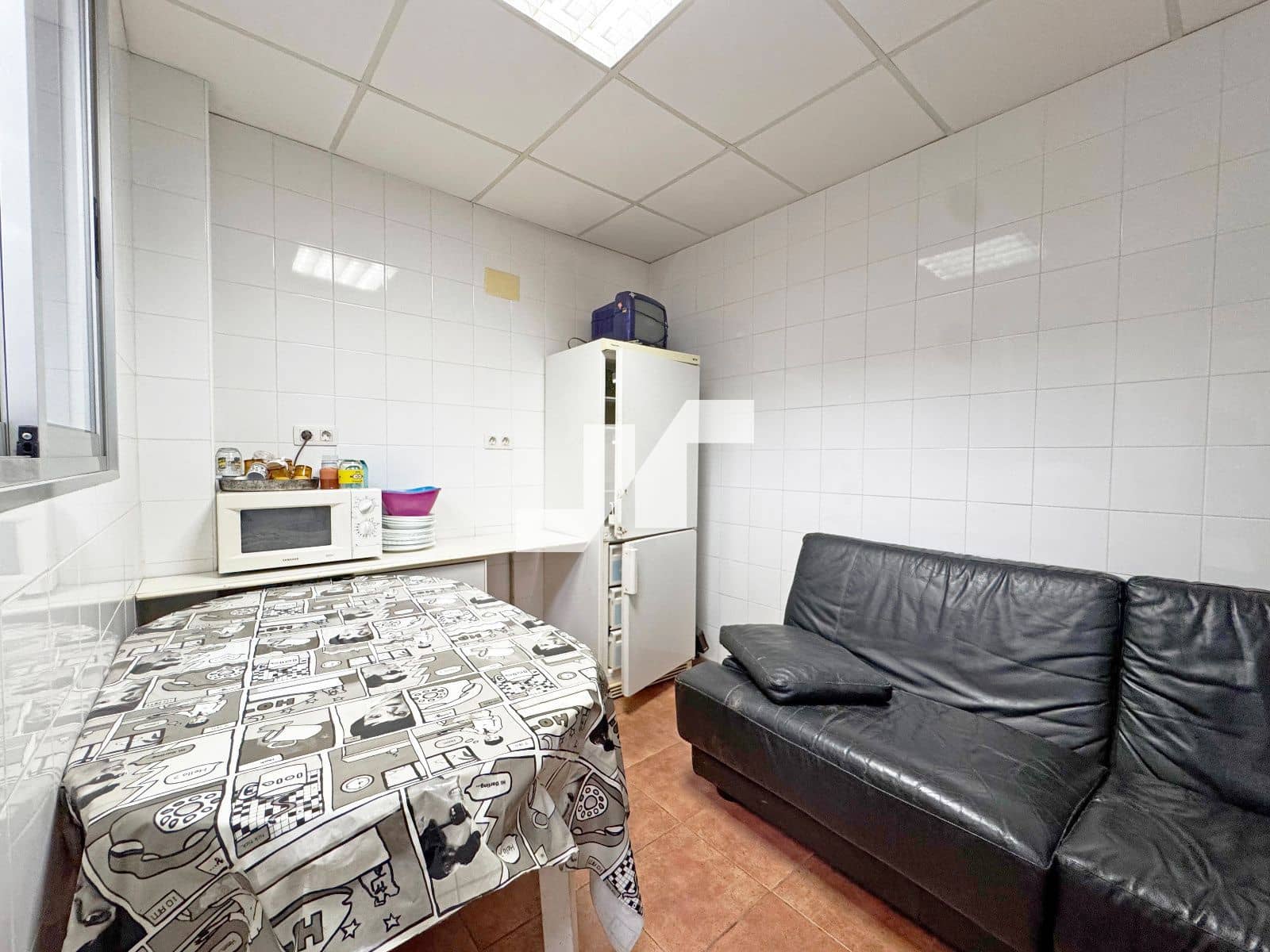 Erhverv til salg i Vila-real - € 250.000 (Ref: 9331155)