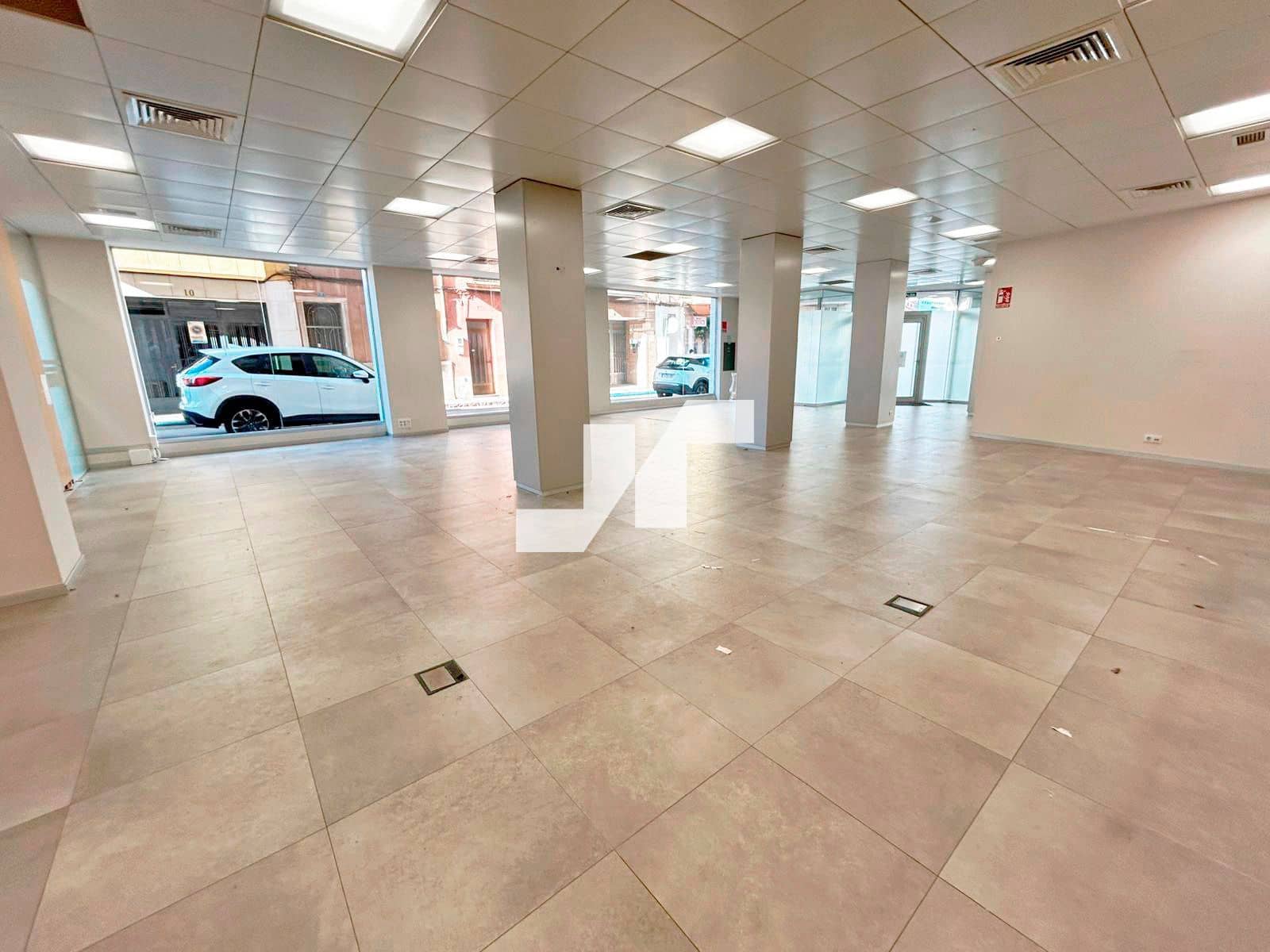 Commercial for rent in Vila-real - € 2,900 (Ref: 9353007)