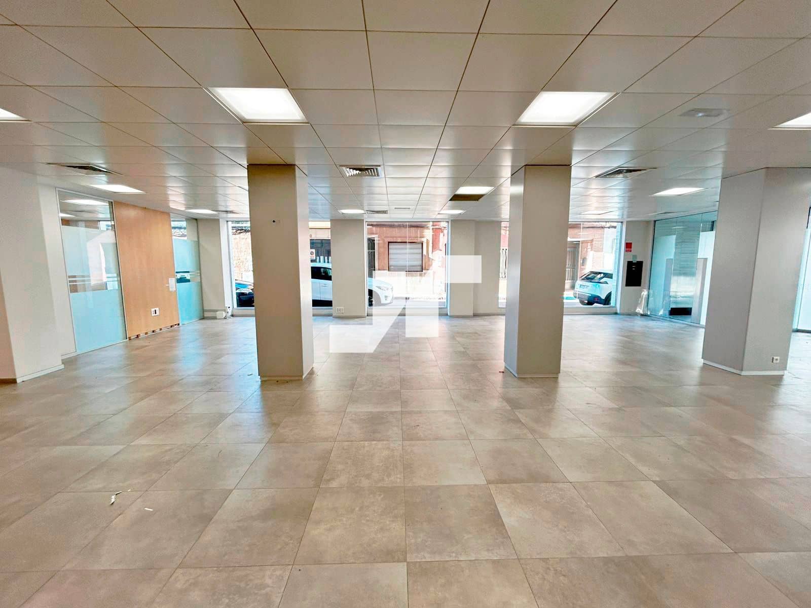 Commercial for rent in Vila-real - € 2,900 (Ref: 9353007)