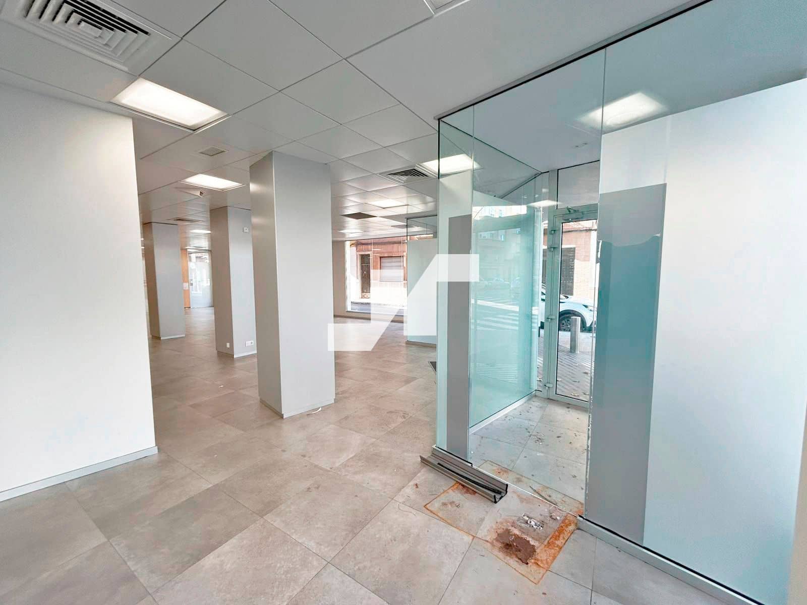 Commercial for rent in Vila-real - € 2,900 (Ref: 9353007)