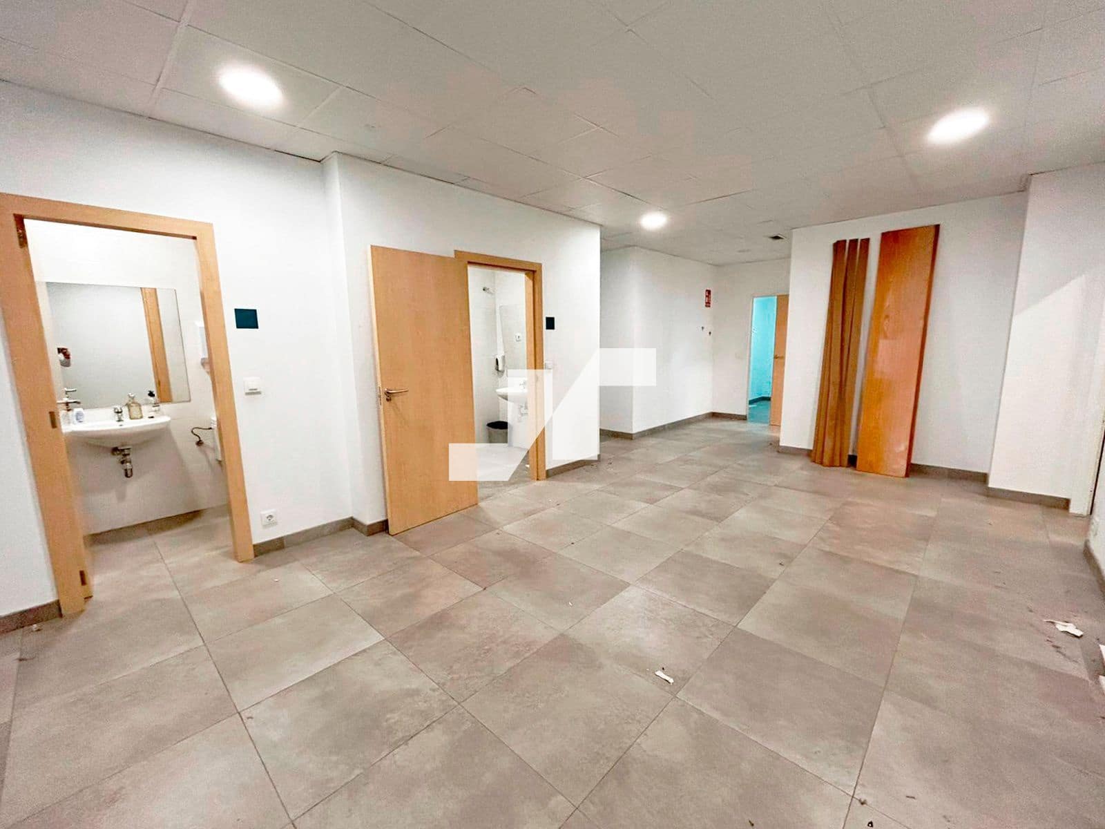 Commercial for rent in Vila-real - € 2,900 (Ref: 9353007)