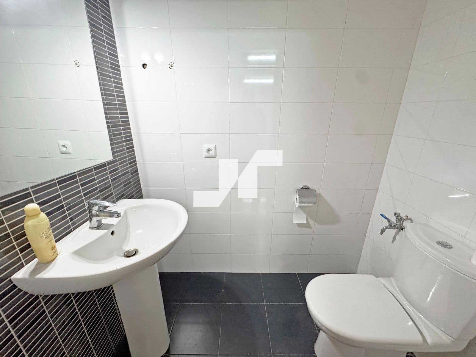 Commercial for rent in Vila-real - € 750 (Ref: 9374647)