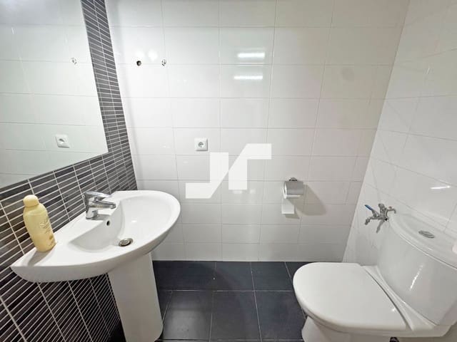 Commercial for rent in Vila-real - € 750 (Ref: 9374647)