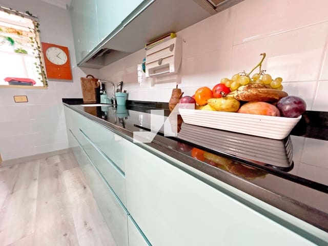 4 bedroom Flat for sale in Vila-real - € 160,000 (Ref: 9383720)