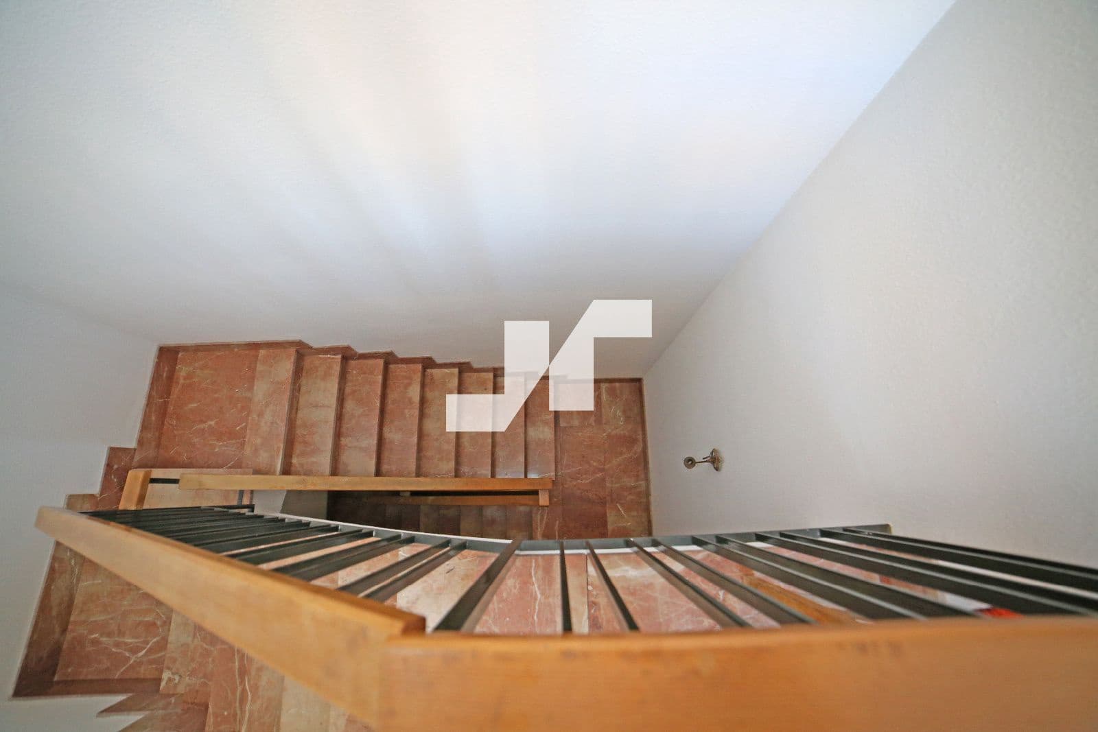 5 Zimmer Villa zu verkaufen in Castello de la Plana mit Garage - 250.000 € (Ref: 9445498)