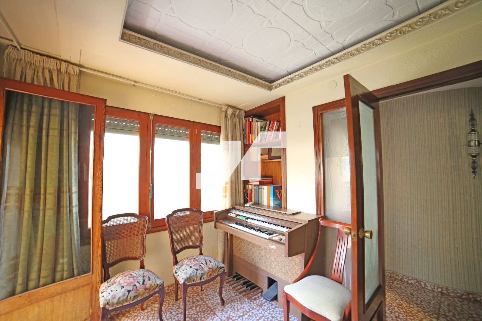 5 Zimmer Villa zu verkaufen in Castello de la Plana mit Garage - 250.000 € (Ref: 9445498)