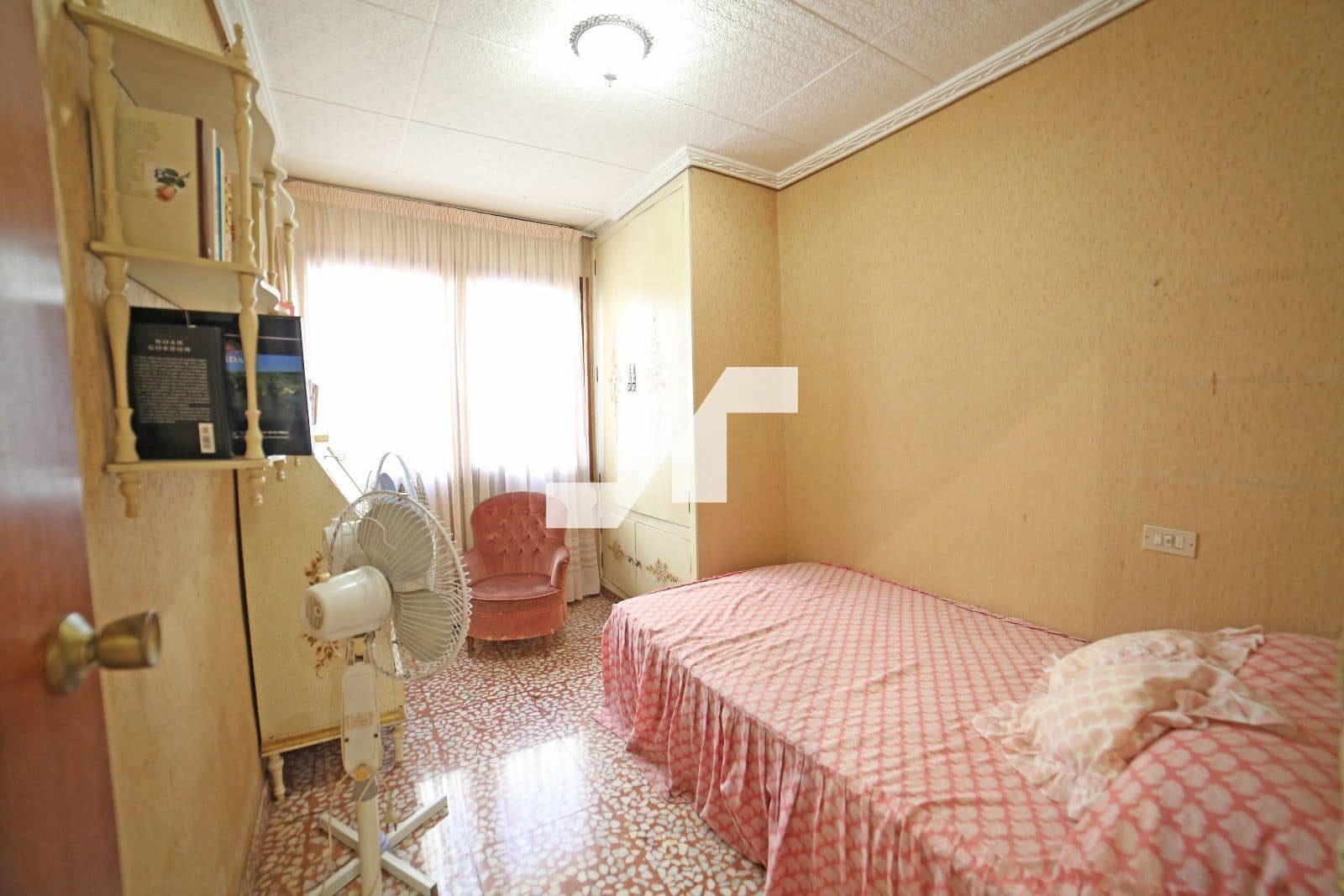 5 Zimmer Villa zu verkaufen in Castello de la Plana mit Garage - 250.000 € (Ref: 9445498)