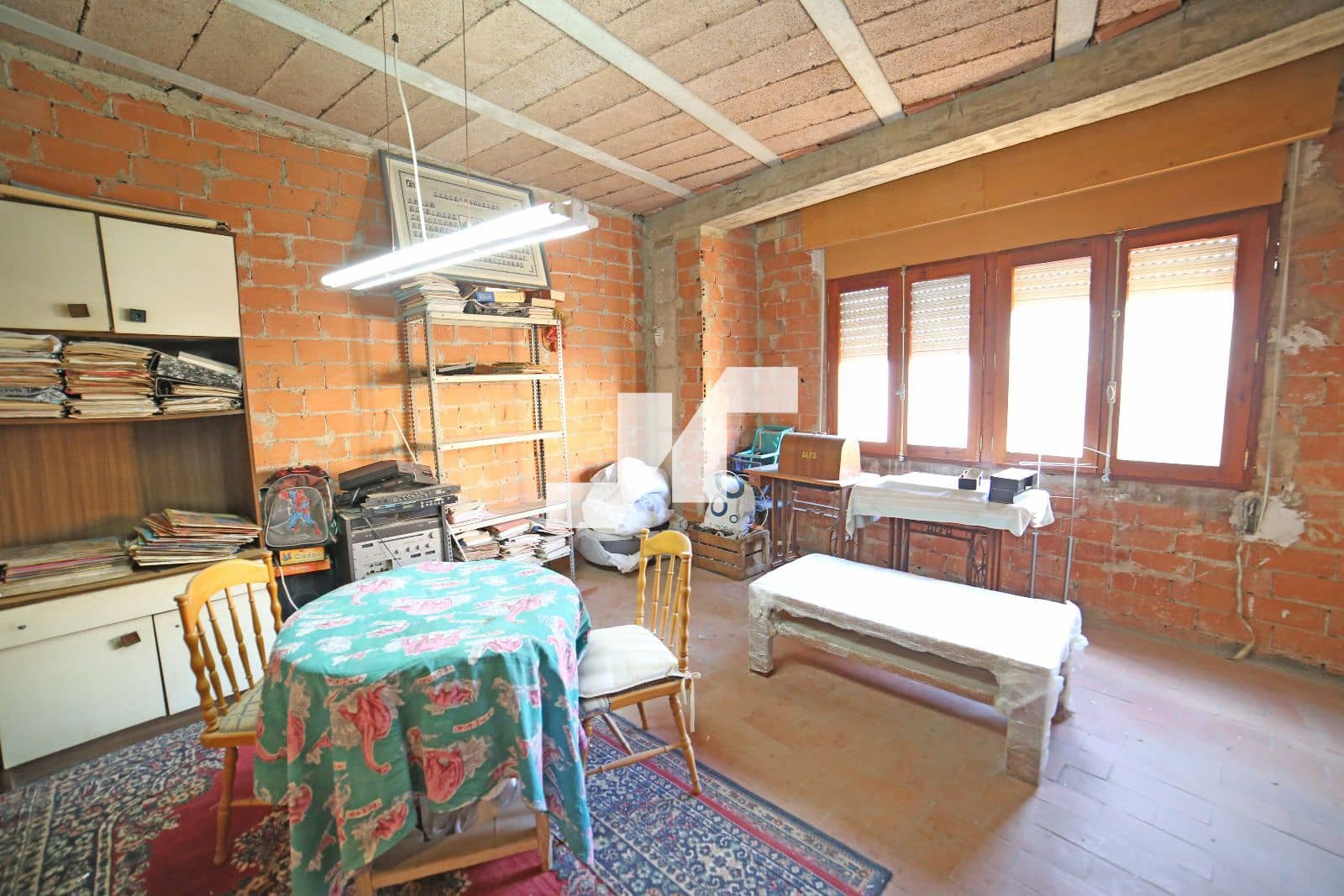 5 Zimmer Villa zu verkaufen in Castello de la Plana mit Garage - 250.000 € (Ref: 9445498)