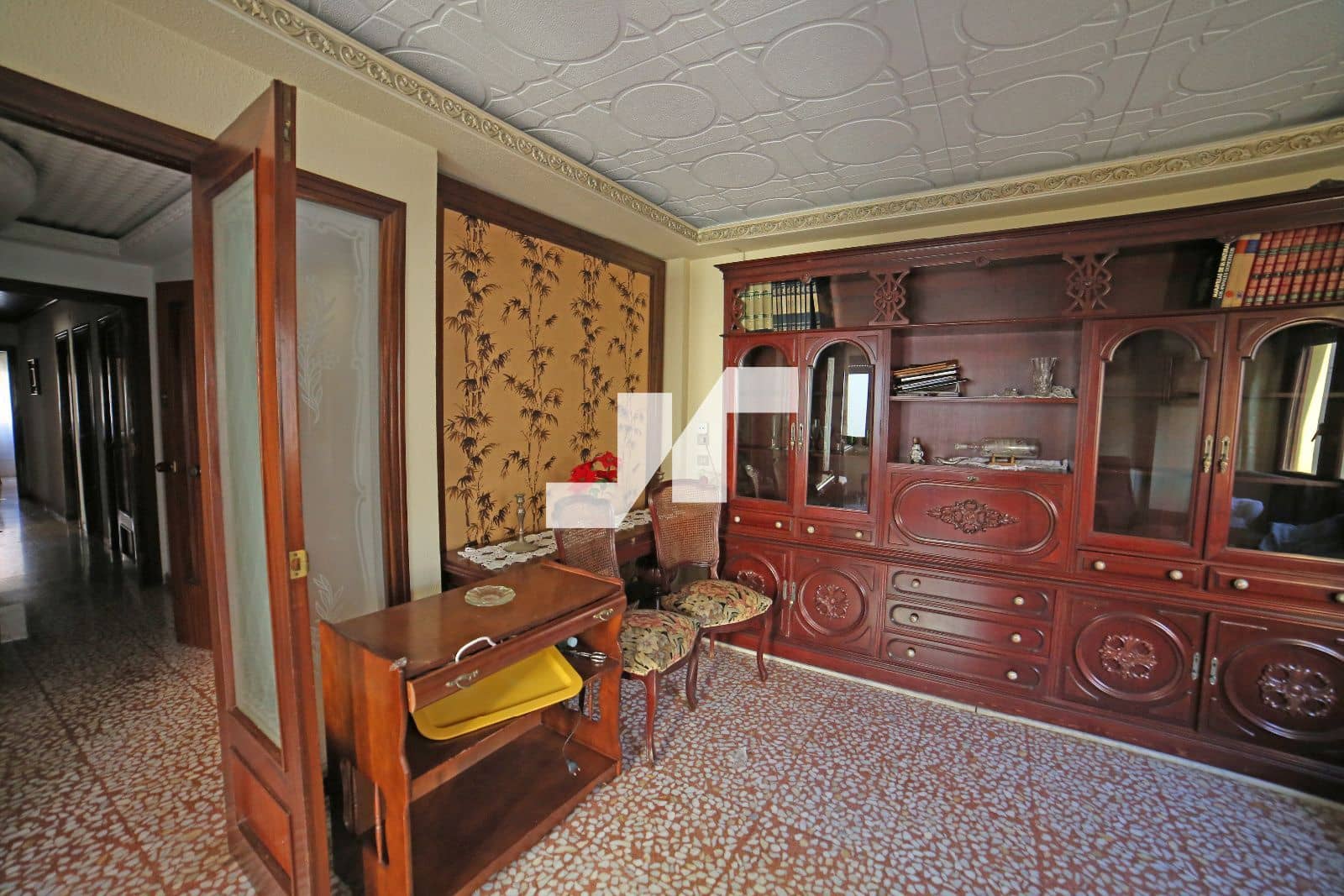 5 Zimmer Villa zu verkaufen in Castello de la Plana mit Garage - 250.000 € (Ref: 9445498)