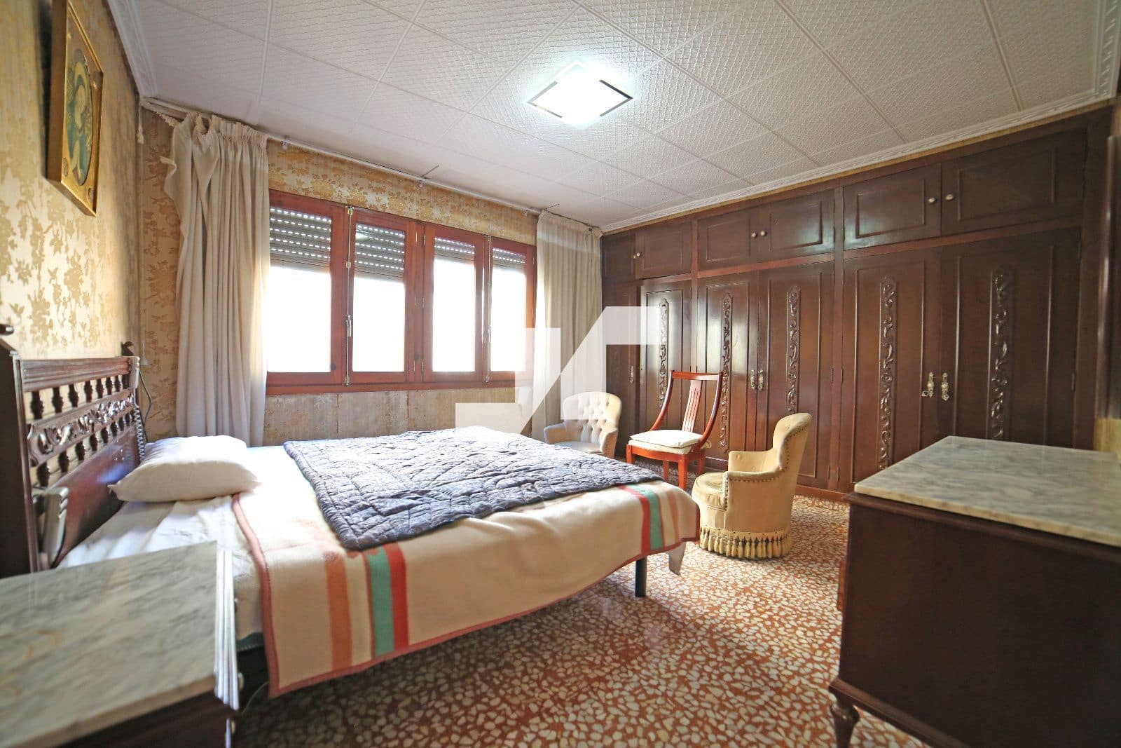 5 Zimmer Villa zu verkaufen in Castello de la Plana mit Garage - 250.000 € (Ref: 9445498)