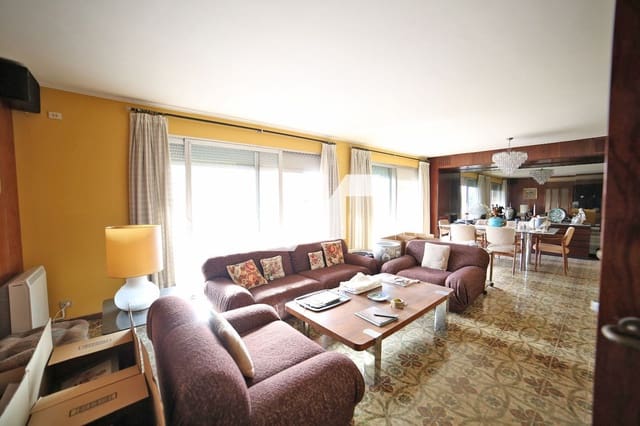 4 bedroom Flat for sale in Centro, Castelló de la Plana - € 290,000 (Ref: 9452930)