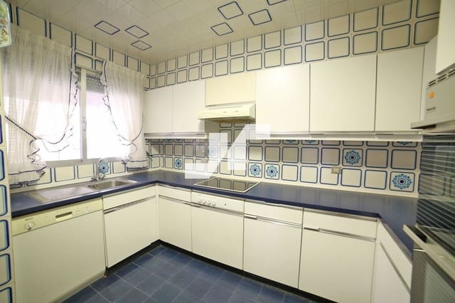 4 bedroom Flat for sale in Centro, Castelló de la Plana - € 290,000 (Ref: 9452930)