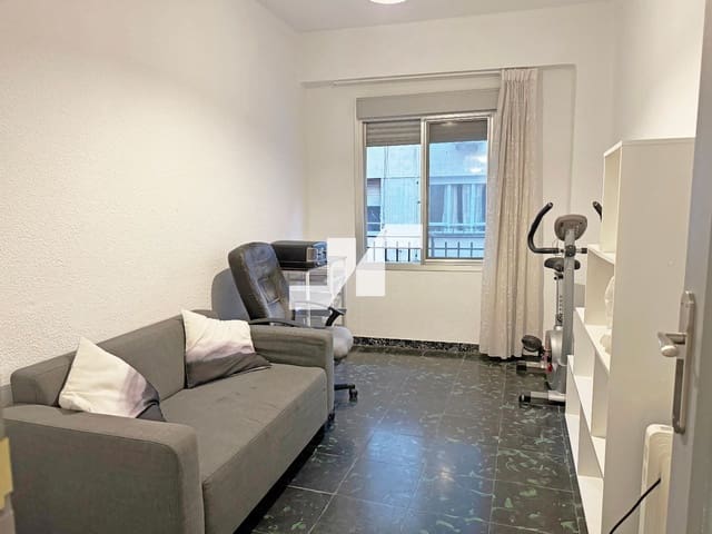 4 bedroom Flat for rent in Vila-real - € 600 (Ref: 9479460)