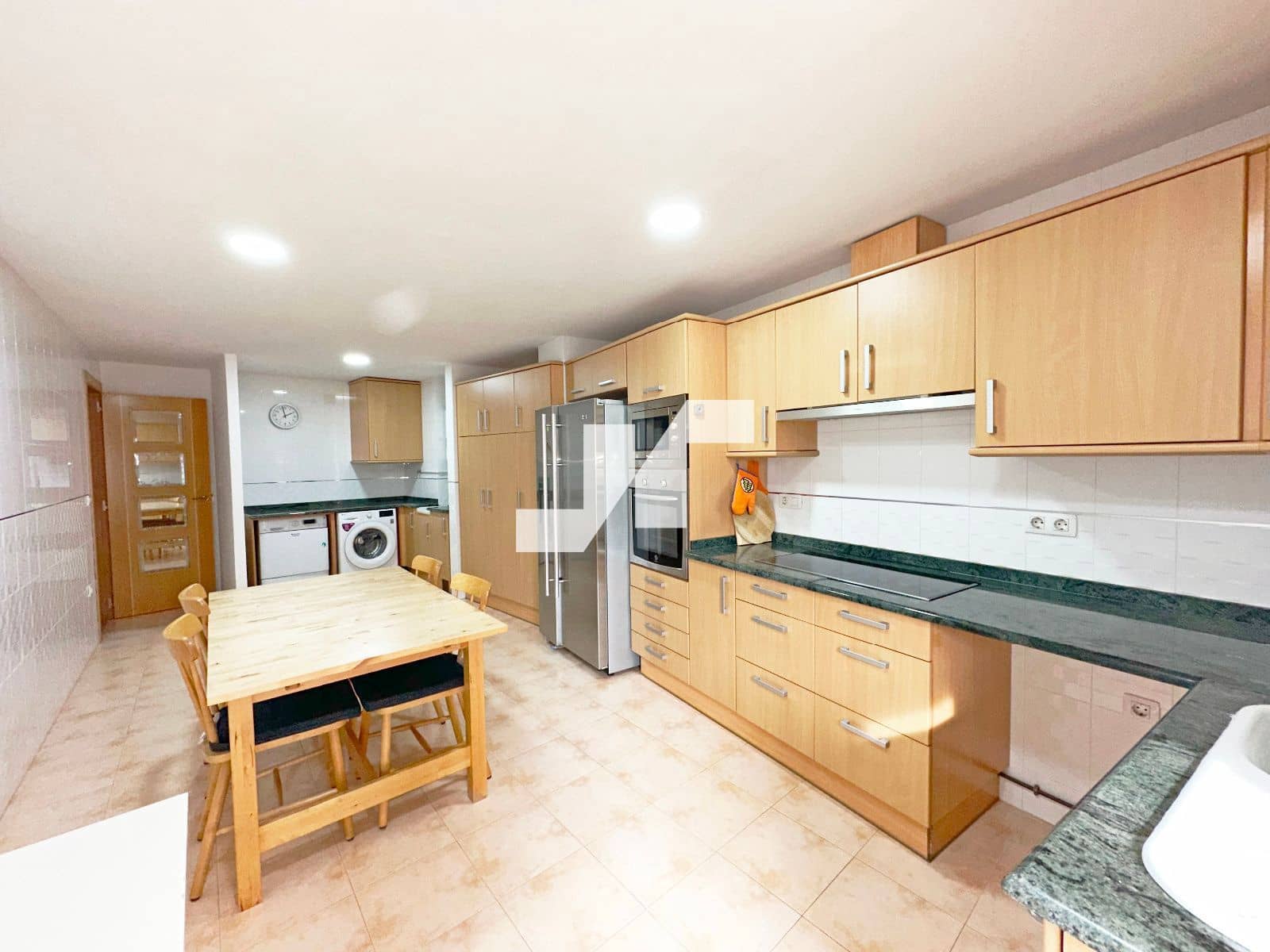 Piso de 3 habitaciones en Castelló de la Plana en alquiler con garaje - 900 € (Ref: 9485048)