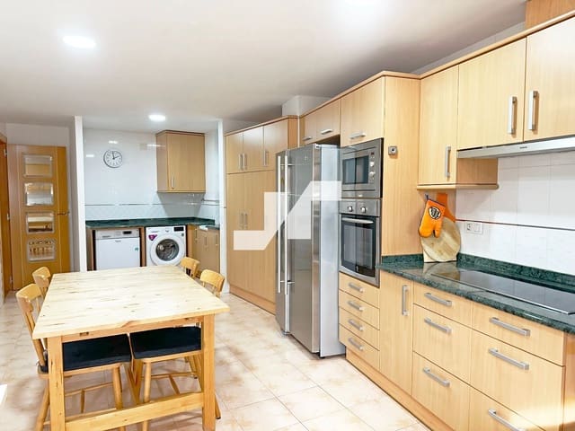 Piso de 3 habitaciones en Centro, Castelló de la Plana en alquiler con garaje - 900 € (Ref: 9485048)