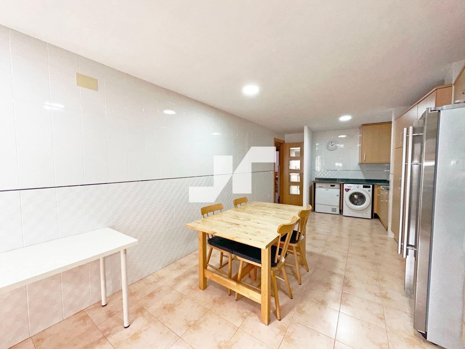Piso de 3 habitaciones en Castelló de la Plana en alquiler con garaje - 900 € (Ref: 9485048)