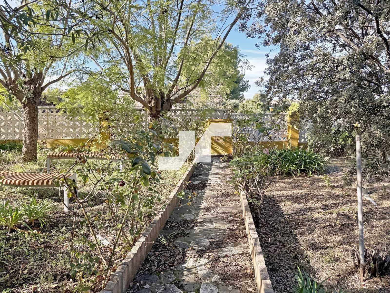 3 bedroom Villa for sale in Onda with pool garage - € 225,000 (Ref: 9493952)