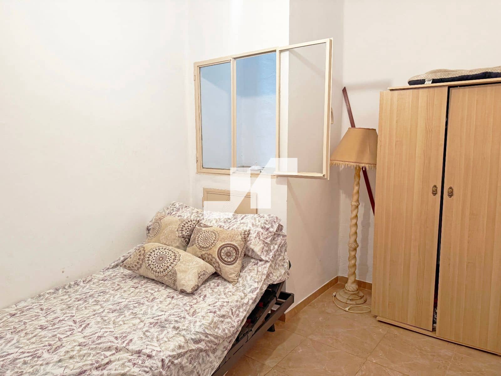 5 bedroom Villa for sale in Vila-real with garage - € 145,000 (Ref: 9493953)