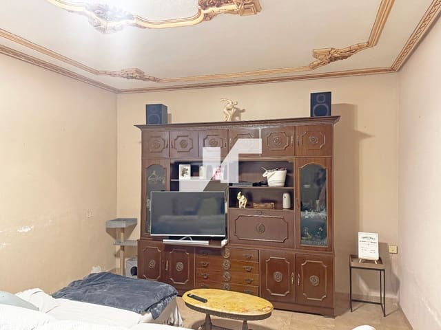 5 soveværelse Villa til salg i Vila-real med garage - € 145.000 (Ref: 9493953)