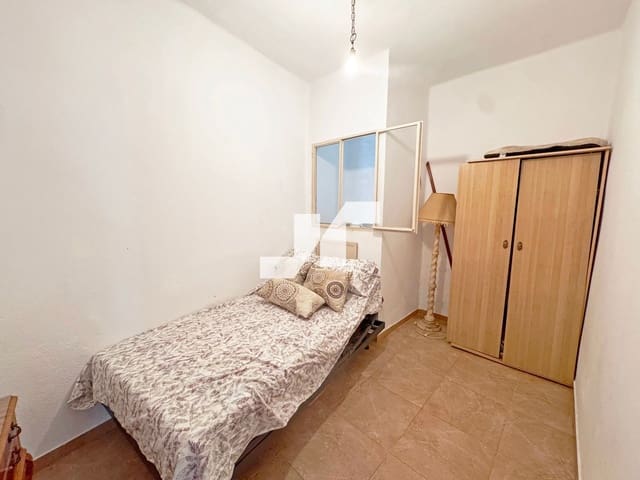 5 soveværelse Villa til salg i Vila-real med garage - € 145.000 (Ref: 9493953)