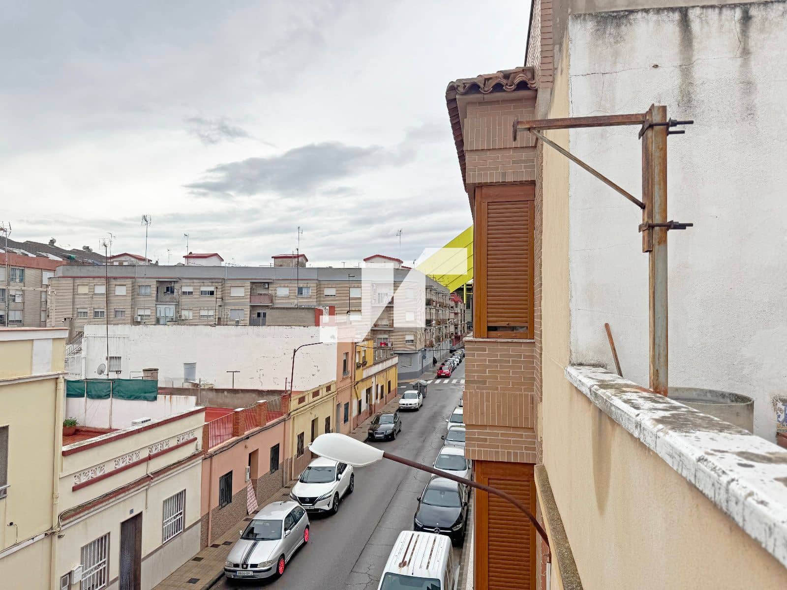 5 bedroom Villa for sale in Vila-real with garage - € 145,000 (Ref: 9493953)