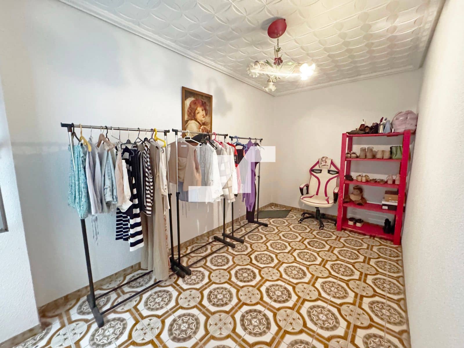 5 bedroom Villa for sale in Vila-real with garage - € 145,000 (Ref: 9493953)