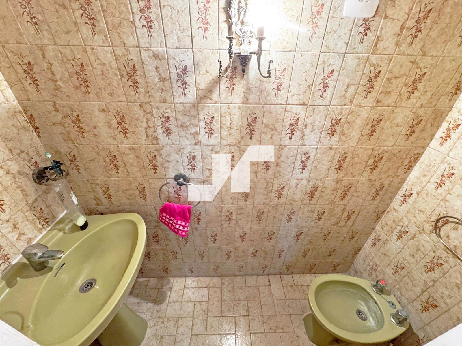 5 bedroom Villa for sale in Vila-real with garage - € 145,000 (Ref: 9493953)