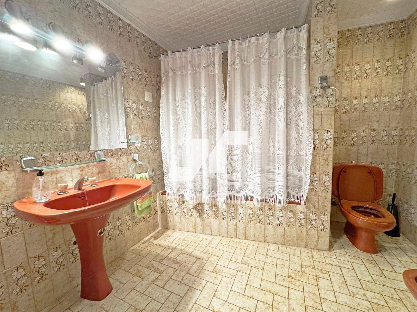 5 bedroom Villa for sale in Vila-real with garage - € 145,000 (Ref: 9493953)