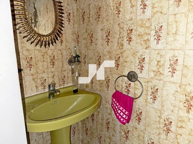 5 soveværelse Villa til salg i Vila-real med garage - € 145.000 (Ref: 9493953)