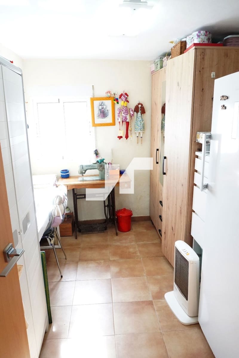 3 makuuhuone Huvila myytävänä paikassa Montserrat mukana uima-altaan - 210 000 € (Ref: 9503612)