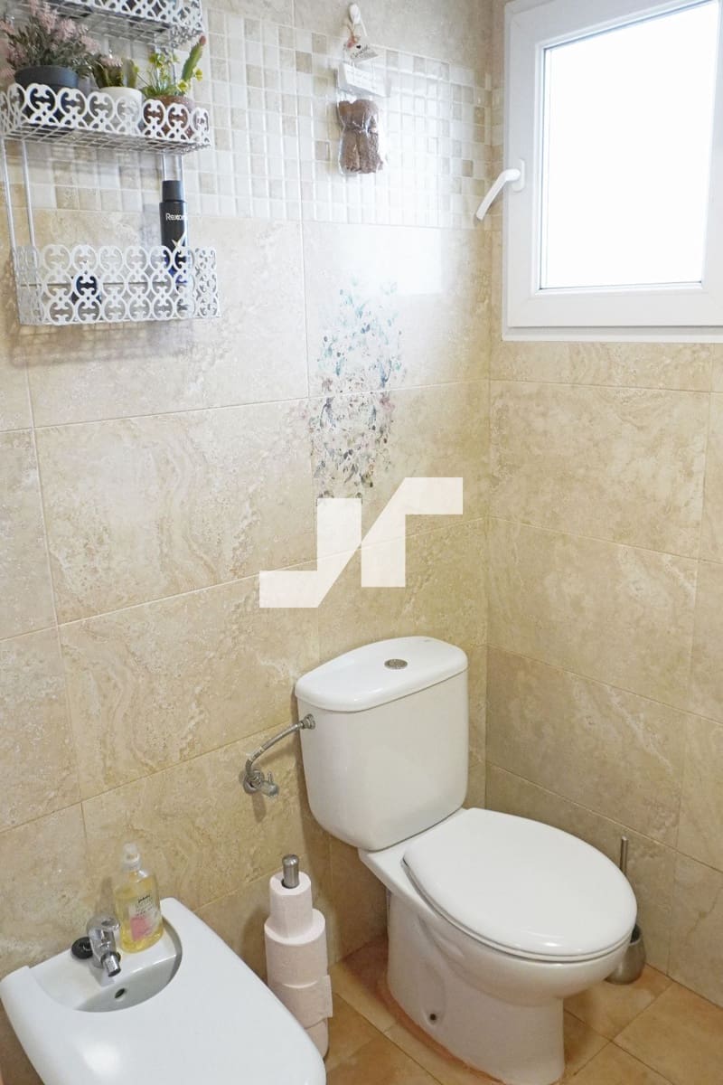 3 makuuhuone Huvila myytävänä paikassa Montserrat mukana uima-altaan - 210 000 € (Ref: 9503612)