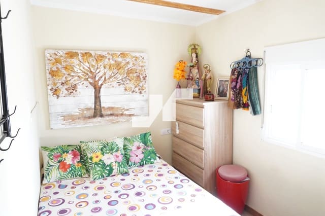 3 makuuhuone Huvila myytävänä paikassa Montserrat mukana uima-altaan - 210 000 € (Ref: 9503612)