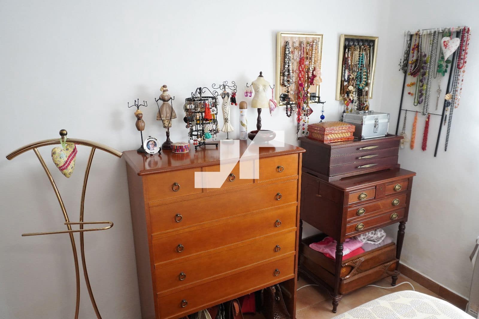 3 makuuhuone Huvila myytävänä paikassa Montserrat mukana uima-altaan - 210 000 € (Ref: 9503612)