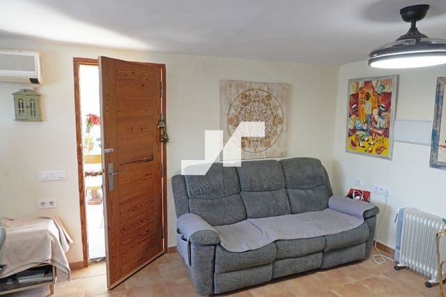 3 makuuhuone Huvila myytävänä paikassa Montserrat mukana uima-altaan - 210 000 € (Ref: 9503612)