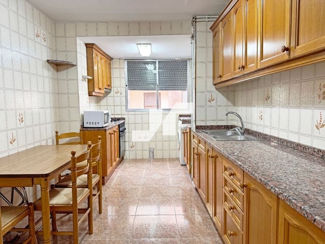 4 makuuhuone Asunto vuokrattavana paikassa Vila-real - 700 € (Ref: 9524983)