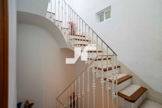 4 sypialnia Willa na sprzedaż w Centro, Castelló de la Plana z garażem - 373 000 € (Ref: 9534893)