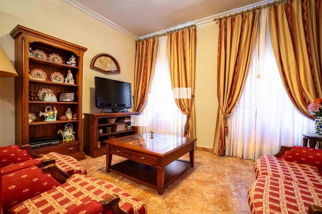 4 sypialnia Willa na sprzedaż w Centro, Castelló de la Plana z garażem - 373 000 € (Ref: 9534893)